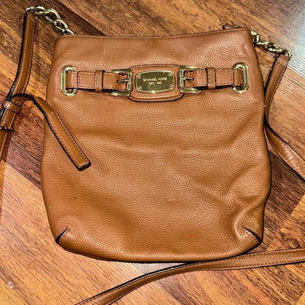 Michael Kors HamiltonCrossbody Bag - Picture 2 of 8